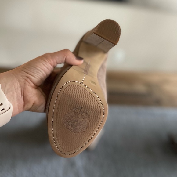 Vince Camuto Suede Booties- never worn! - Picture 4 of 6